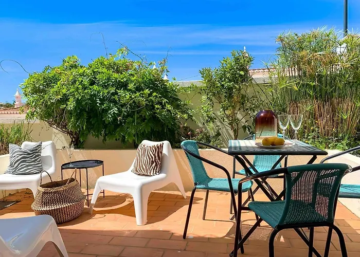Casa Silwa - Chic 2BR Townhouse, Ocean Views, 5min to Beach&Pool